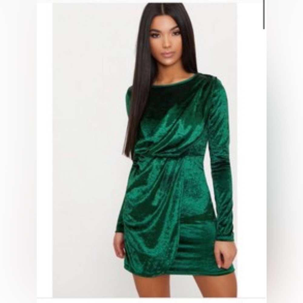 Pretty Little Thing Elegant Green Velvet Dress